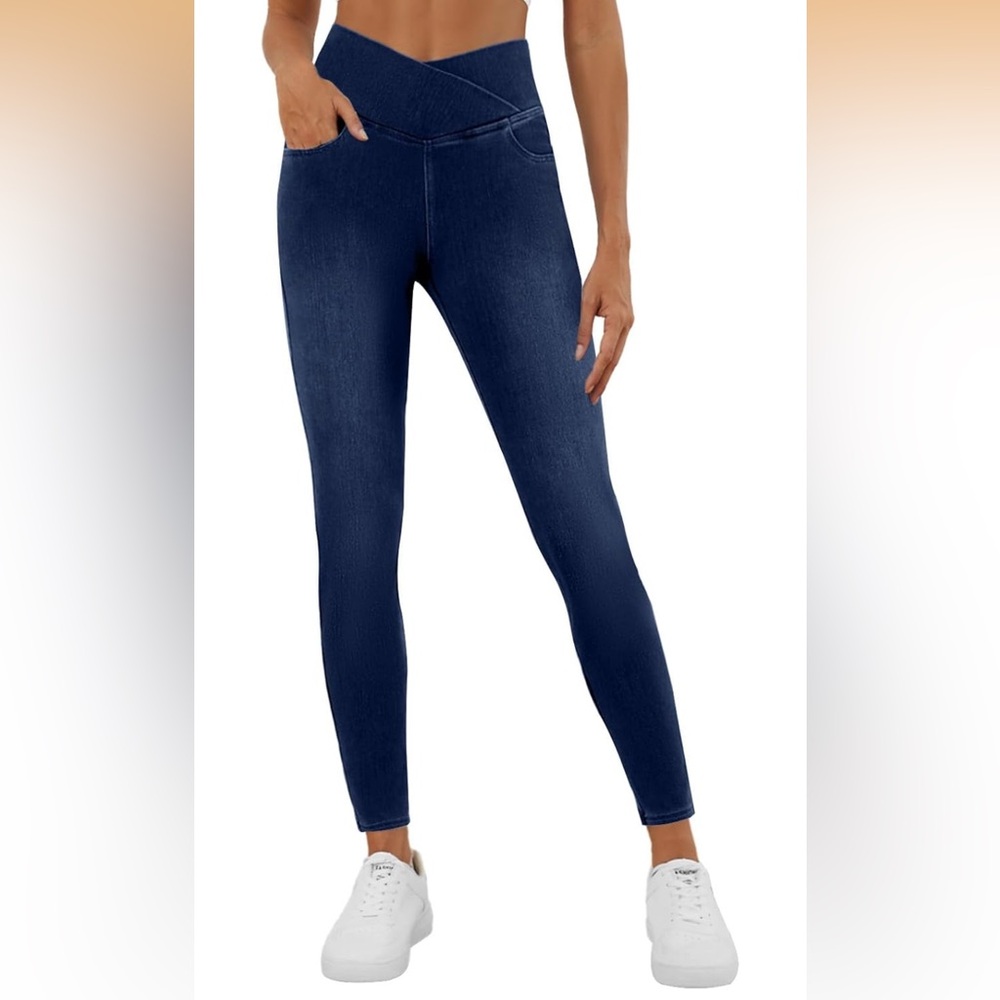 Elastic Women's High-Waisted Blue Jeans, Size Medium